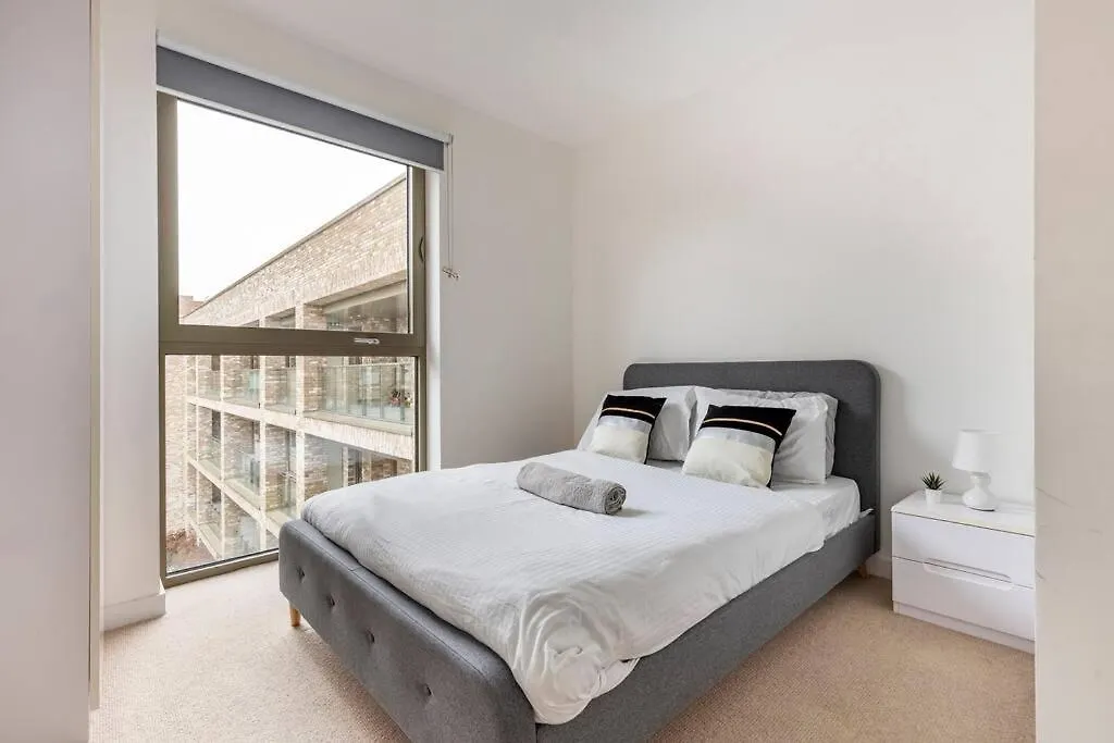 Luxury Double Bedroom In Gallions Reach Beckton Homestay