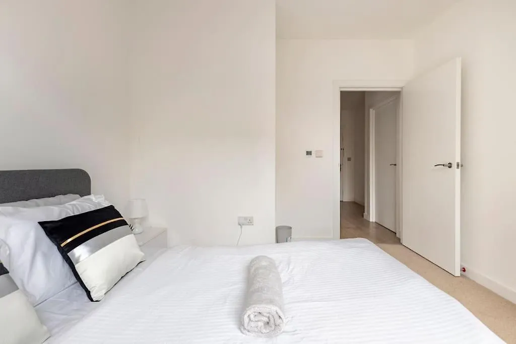 Homestay Luxury Double Bedroom In Gallions Reach Beckton