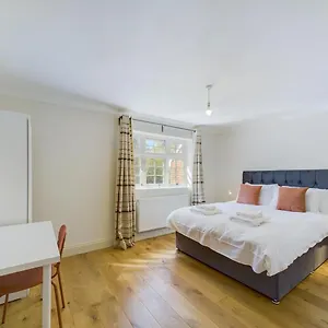 Duplex Redhill Town Centre By Livingo Apartment
